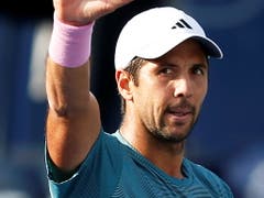 Federers nächster Gegner in Dubai ist der Spanier Fernando Verdasco, gegen den er noch nie verloren hat (Bild: KEYSTONE/EPA/ALI HAIDER)