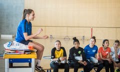 Fragerunde mit den Profispielerinnen des FC Zürich. (Bild: Reto Martin)