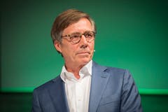 2012 nahmen die Ehren-Föbüs Kurt Weigelt, den ehemaligen Direktor der Industrie- und Handelskammer St.Gallen-Appenzell, in ihren Kreis auf. (Bild: Urs Bucher)