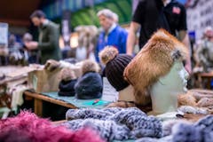 Wer noch eine Kopfbedeckung braucht, wird in der Stadthalle sicher fündig.