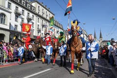Standarten der Zünfte und Gesellschaften.