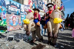 Der Schmutzige Donnerstag in der Stadt Luzern: Farbenfroh, ausgefallen, rüüüdig. (Bild: Philipp Schmidli)