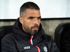 Fabio Celestinis Mine spricht Bände: Er hat sich seine Reise ins Berner Oberland anders vorgestellt (Bild: KEYSTONE/ANTHONY ANEX)