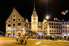 Buntes Treiben beim Zytturm. (Bild: Christian H. Hildebrand, (Zug, 28. Februar 2019))