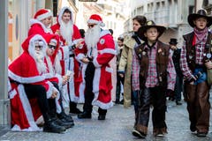 Der Schmutzige Donnerstag in der Stadt Luzern: Farbenfroh, ausgefallen, rüüüdig. (Bild: Philipp Schmidli)