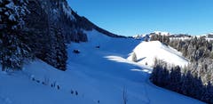 Abgeschiedene Ställe im Hochwinter unterhalb der Ebenalp. (Bild: Klaus Businger)