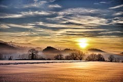 Wunderbare Winterlandschaft mit Sonnenuntergang am Kapf. (Bild: Katharina Nagy)
