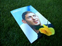 Flugzeugabsturz: Die britischen Behörden haben offiziell den Tod des Fussballers Emiliano Sala bestätigt. (Bild: KEYSTONE/AP PA/MARK KERTON)