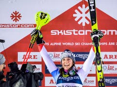 Wendy Holdener triumphiert - wie schon 2017 Gold in der Kombination (Bild: KEYSTONE/JEAN-CHRISTOPHE BOTT)