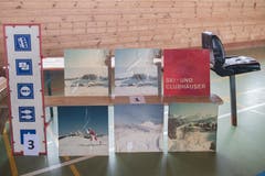 Grosser Beliebtheit erfreuten sich alte Schilder und Plakate. (Bild: Boris Bürgisser, Stoos, 9. Februar 2019)