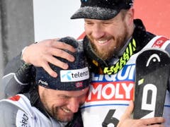 Kjetil Jansrud (rechts) freut sichmit Kollege Aksel Lund Svindal (Bild: KEYSTONE/EPA TT NEWS AGENCY/ANDERS WIKLUND)