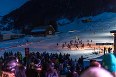 Der Engelberger Skiclub gab beim Nachtskifahren eine kleine Einlage. (Bild: Roger Grütter, Engelberg, 9.Februar 2019)