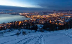 Abenddämmerung über Zug. (Bild: Daniel Hegglin (Zug, 9. Februar 2019))