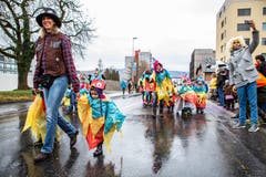 FDiese Kinder haben sich für ein besonders buntes Outfit entschieden. (Bild: Patrick Hürlimann, Steinhausen, 1. März 2019)