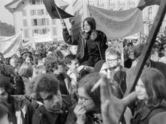 Kämpferische Stimmung auf dem Bundesplatz. (Bild: Keystone/PHOTOPRESS-ARCHIV/JOE WIDMER)