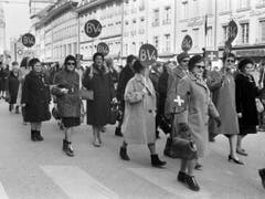 Auf dem Weg zum Bundeshaus. (Bild: Keystone/PHOTOPRESS-ARCHIV/WIDMER)
