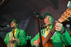 Sie sind seit zehn Jahren unterwegs und nicht weniger bissig: Die Alliglattohre mit Tobias Fischer und Christoph Ackermann.
