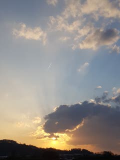 Wolkenspiel mit der Sonne im Gründenmoos. (Bild: Reto Schlegel)