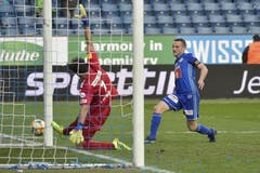 Christian Schneuwly (Note 5): Der Captain zeigt eine gute Partie, seine Flanken sind gefährlich. Er krönt seinen Auftritt mit dem 2:0, das er nur einzuschieben braucht. (Bild: Madeleine Duquenne/freshfocus, Luzern, 10. März 2019)