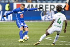 Lucas Alves (Note 4.5): Wenn er viel Selbstvertrauen hat, wird er plötzlich zum Dribbler – dabei gelingt ihm aber nicht alles. (Bild: Alexandra Wey/Keystone, Luzern, 10. März 2019)