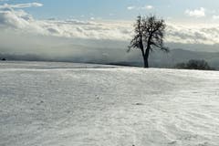 Der Sturmschnee stiebt vom Westen in die Augen. (Bild: Walter Schmidt)
