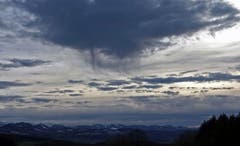 Wolkenbildung über dem Tannenberg. (Bild: Walter Schmidt)