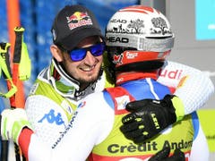 Dominik Paris (links) und Beat Feuz gratulieren sich gegenseitig (Bild: KEYSTONE/APA/APA/HELMUT FOHRINGER)