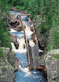 Wasserfall Storstupet mit Flösserrinne.