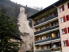 Am 22. Januar kam es in Ollon VD zu einem Erdrutsch ganz in der Nähe von Wohnhäusern. (Bild: KEYSTONE/JEAN-CHRISTOPHE BOTT)