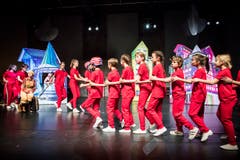 (Bilder: Theater St.Gallen/Anna-Tina Eberhard)