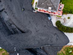 Murgang am 7. August 2018 in Chamoson VS. 2018 gab es in der Schweiz Unwetterschäden in der Höhe von rund 200 Millionen Franken. (Bild: KEYSTONE/MAXIME SCHMID)