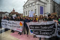 Demonstration gegen den Klimawandel in der Stadt Luzern. (Bild: Dominik Wunderli, Luzern, 15. März 2019)