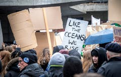 Frauenfeld TG - Klimastreik kommt im Thurgau an. In mehreren Hundert Städten weltweit wird heute gegen den Klimawandel demonstriert. Auch in Frauenfeld haben sich viele Engagierte zusammengetan.