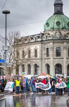 Frauenfeld TG - Klimastreik kommt im Thurgau an. In mehreren Hundert Städten weltweit wird heute gegen den Klimawandel demonstriert. Auch in Frauenfeld haben sich viele Engagierte zusammengetan.