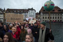 Demonstration gegen den Klimawandel in der Stadt Luzern. (Bild: Dominik Wunderli, Luzern, 15. März 2019)