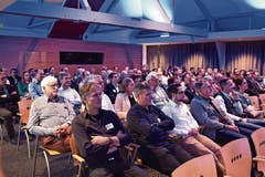 Dass sich 120 Interessierte für den AGV-Anlass angemeldet haben, zeigt vor allem eines: Das Thema Digitalisierung in der Arbeitswelt betrifft alle, ob Arbeitnehmer oder Arbeitgeber. (Bild: Bilder: Remo Zollinger)