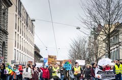 Frauenfeld TG - Klimastreik kommt im Thurgau an. In mehreren Hundert Städten weltweit wird heute gegen den Klimawandel demonstriert. Auch in Frauenfeld haben sich viele Engagierte zusammengetan.