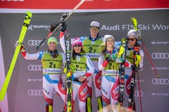 Das Schweizer Team jubelt beim Saisonfinale. (Bild: Christian Bruna / EPA)