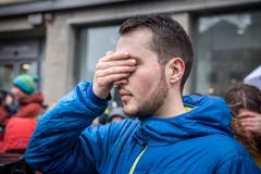 Frauenfeld TG - Klimastreik kommt im Thurgau an. In mehreren Hundert Städten weltweit wird heute gegen den Klimawandel demonstriert. Auch in Frauenfeld haben sich viele Engagierte zusammengetan. Um 14:00 Uhr schliessen weltweit Demonstranten die Augen für eine Minute, sie tuen es den Politiker gleich. Demoanführer Simon Vogel, Junge Grüne.