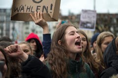 Demonstration gegen den Klimawandel in der Stadt Luzern. (Bild: Dominik Wunderli, Luzern, 15. März 2019)