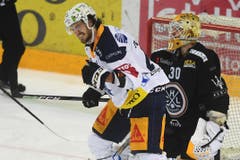 Jubel bei Zugs Dennis Everberg nach seinem 2:2. (Bild: Alessandro Crinari / Keystone, Lugano, 16. März 2019)