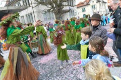 Die Hexen haben für ihre Zuschauer etwas dabei.