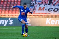Lucas Alves, Innenverteidiger, 4 (Hier im Spiel gegen den FCZ)Hinten ist er mit seiner robusten Spielweise sehr sicher, vorne kommt er mehrfach zum Kopfball. Die Genauigkeit fehlt aber. (Bild: Martin Meienberger/freshfocus, Thun, 17. März 2019)