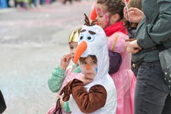 Nicht nur Eisprinzessin Elsa sondern auch der süsse Olaf aus dem beliebten Disneyfilm sind am Umzug anzutreffen.