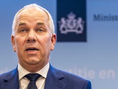 Der Leiter der niederländischen Anti-Terror-Polizei, Pieter-Jaap Aalbersberg, vor den Medien in Den Haag. (Bild: KEYSTONE/EPA ANP/LEX VAN LIESHOUT)