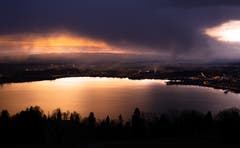 Abendstimmung über dem Zugersee. (Bild: Daniel Hegglin, Zugerberg, 18. März 2019)