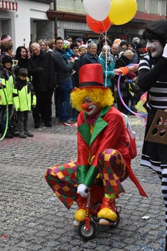 Auf dem Minibike über das Kopfsteinpflaster beim Schmäuslemarkt.