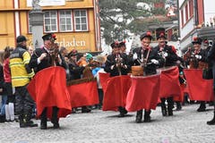 Die Botzerössli sind kaum im Zaum zu halten. (Bilder Mea Mc Ghee)