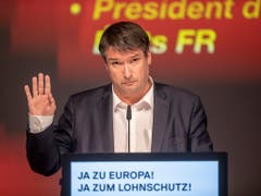 Rahmenabkommen Ja, aber es dürfe das Lohnniveau in der Schweiz nicht gefährden, sagte SP-Präsident Christian Levrat am Samstag vor den Delegierten in Goldau. (Bild: KEYSTONE/URS FLUEELER)