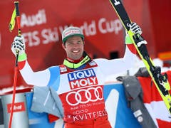 Beat Feuz geht mit 80 Punkten Vorsprung ins letzte Rennen um den Abfahrts-Weltcup (Bild: KEYSTONE/AP/ALESSANDRO TROVATI)